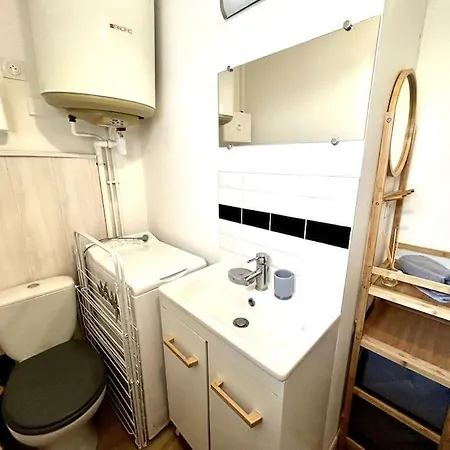 Cote Cour - Appartement En Plein Centre-Ville & Proche Des Thermes Rochefort-sur-Mer Extérieur photo