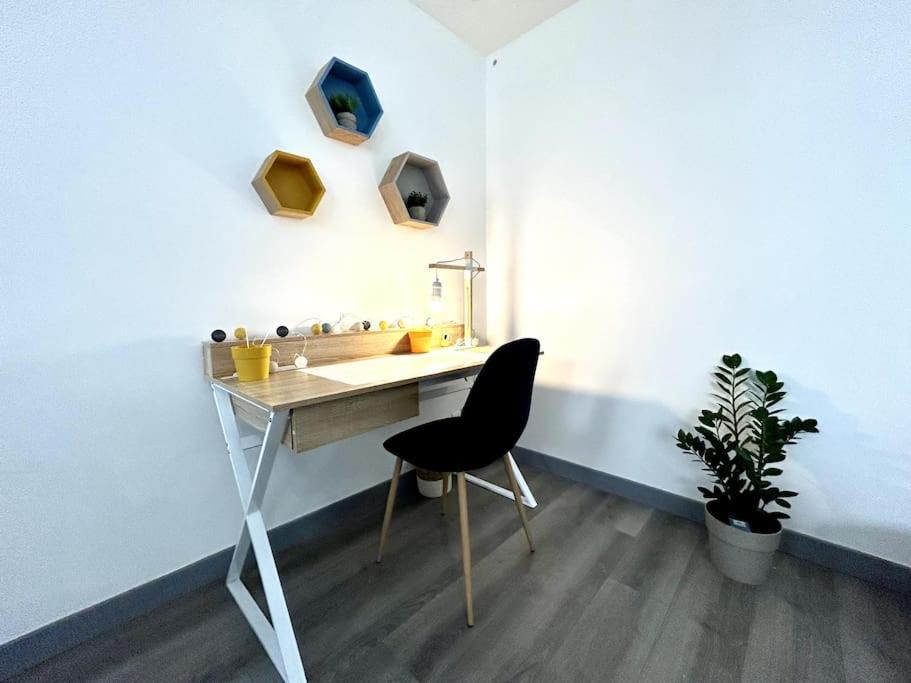 Appartement Cote Cour - En Plein Centre-ville & Proche Des Thermes Rochefort-sur-Mer
