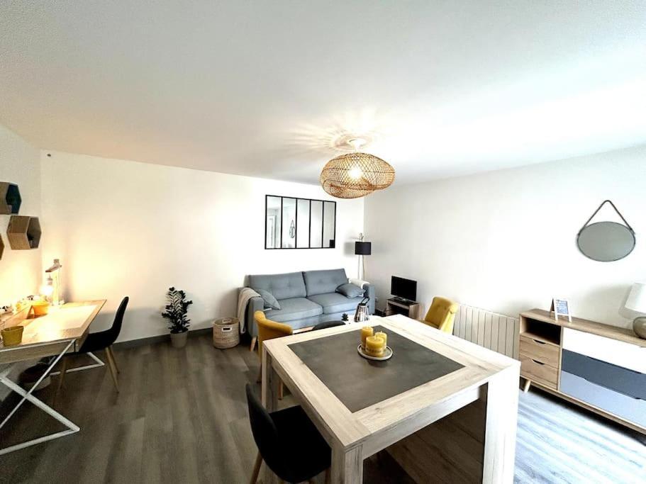 Cote Cour - En Plein Centre-ville & Proche Des Thermes Appartement *