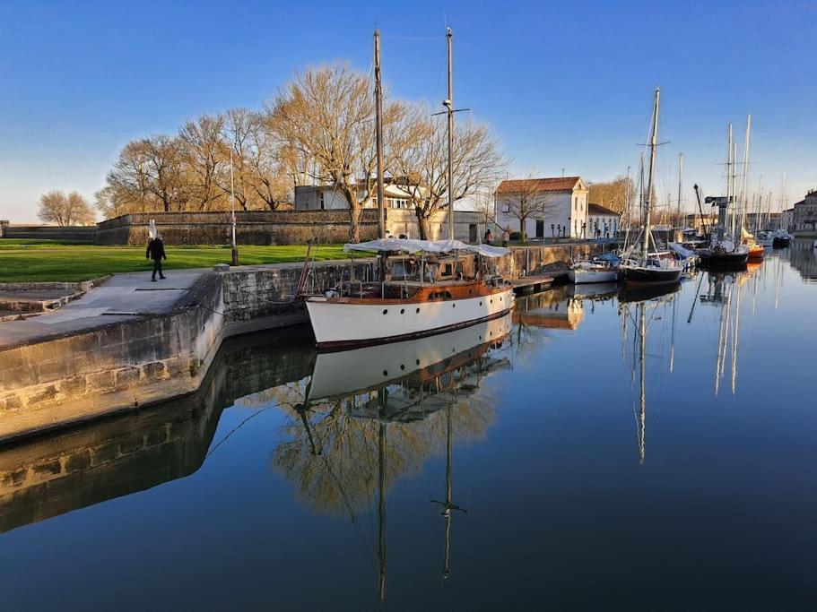 Cote Cour - En Plein Centre-ville & Proche Des Thermes Apartamento *